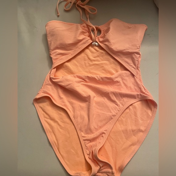 Bathing suit - Picture 3 of 3